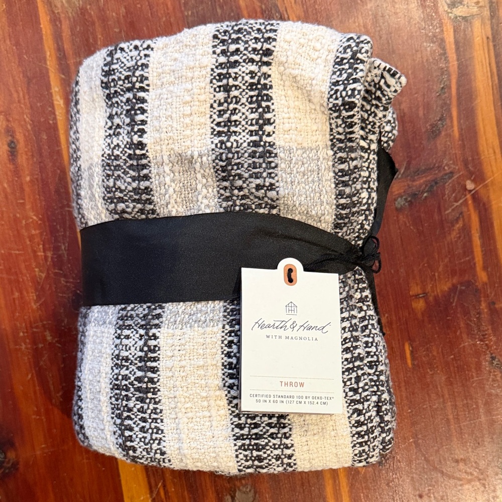NWT Hearth & Hand with Magnolia Throw Blanket